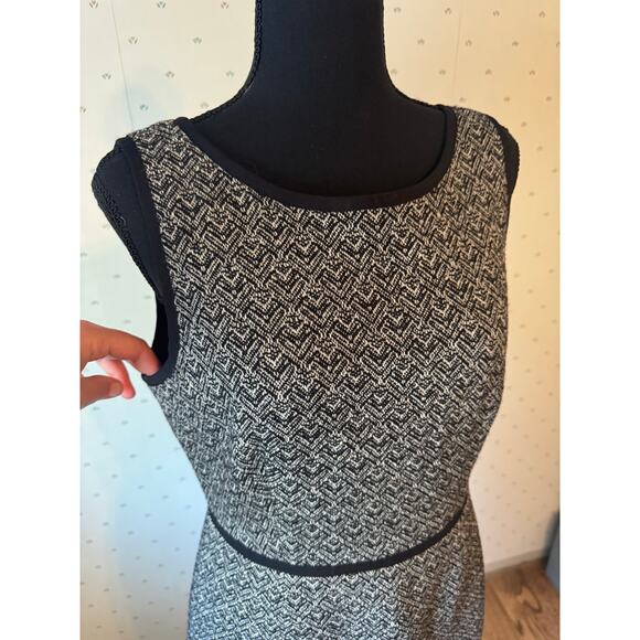 J.CREW Black Tweed Sleeveless Sheath Wool Blend Dress Size 6 - Picture 3 of 6